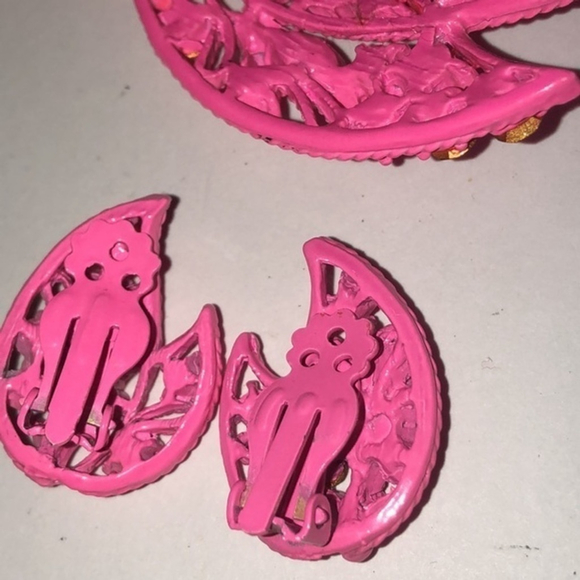 Vintage Hot Pink Barbie Pink Enamel CZ Rhinestone Brooch & Clip On Earrings Set - Picture 7 of 7